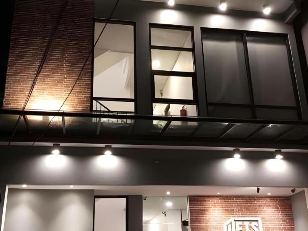 Weis Hotel Simpang Lima Semarang Bagian luar foto