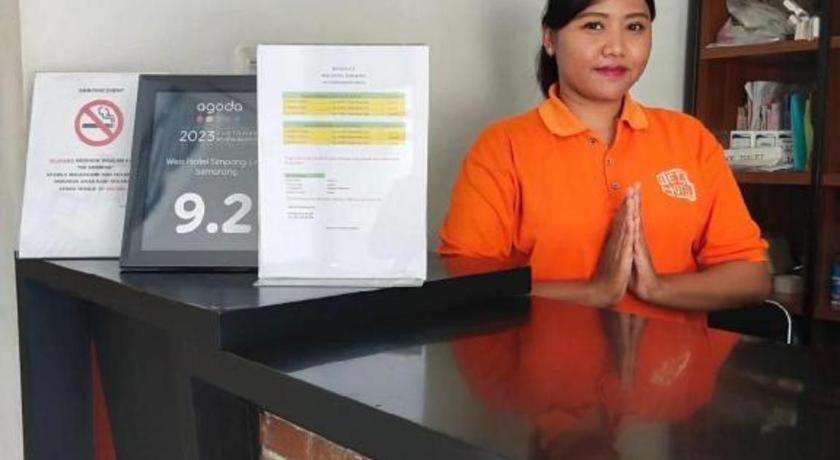 Weis Hotel Simpang Lima Semarang Bagian luar foto